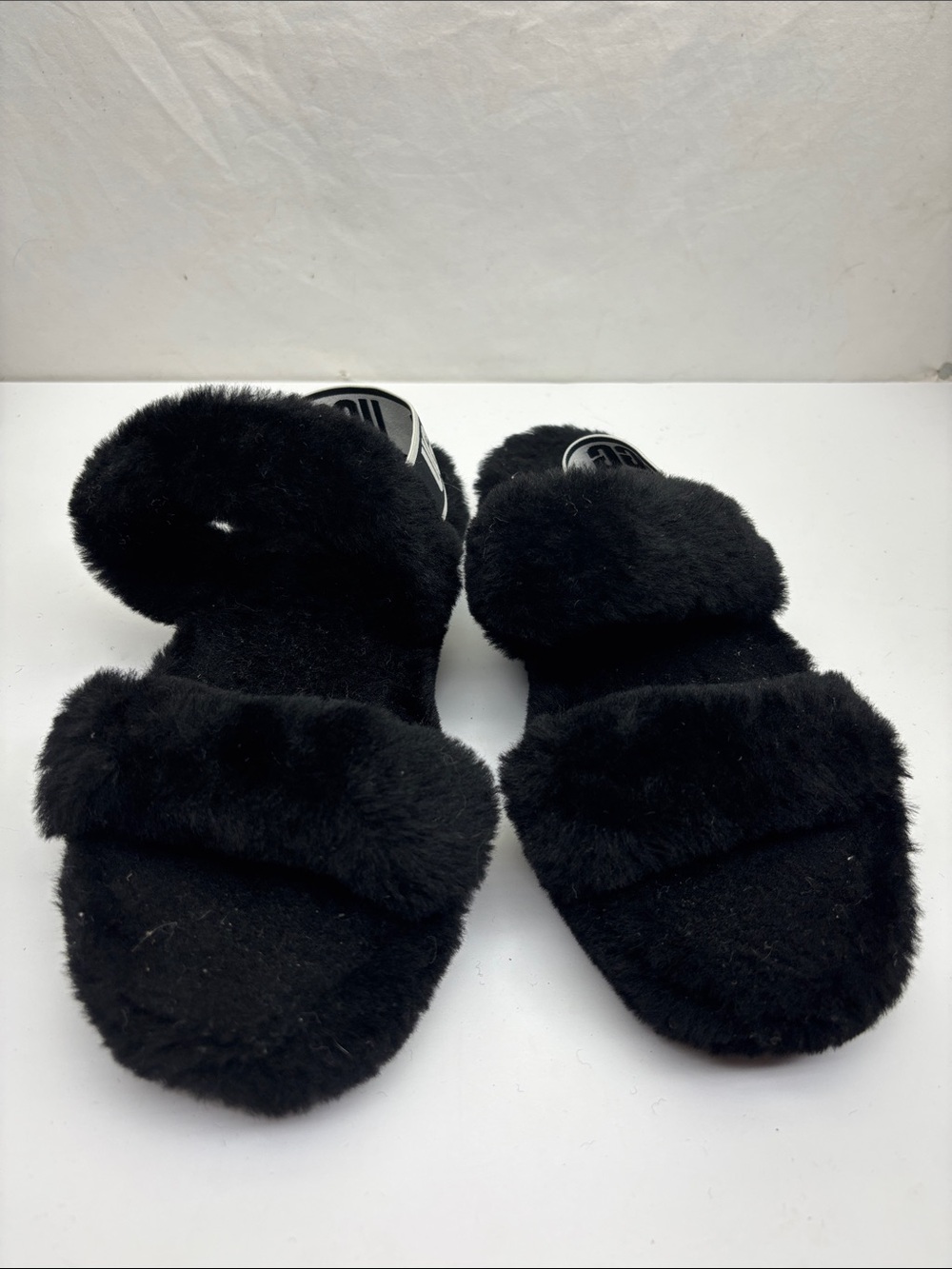 UGG women’s Black Fuzzy Slide Sandals - Cozy Slip-On, SZ 9, box 76